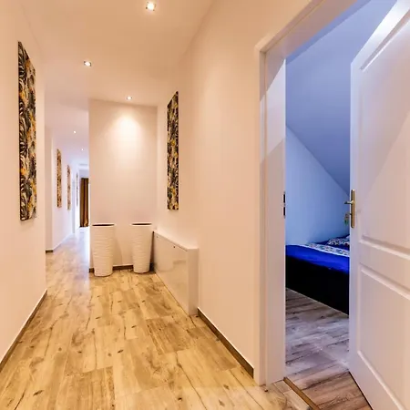 Fiona4 Centrum700m Parking Bezplatny Monitorowany Salon Z Sypialnia Tv Lazienka Kuchnia Rekuperacja Apartment