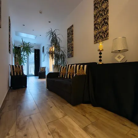 Fiona4 Centrum700m Parking Bezplatny Monitorowany Salon Z Sypialnia Tv Lazienka Kuchnia Rekuperacja דירה קרפאז'